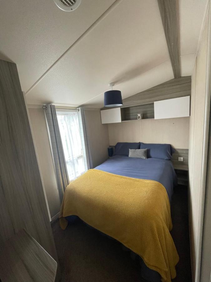 Delightful 6 Berth Holiday Home With Decking Area Chichester Exterior foto